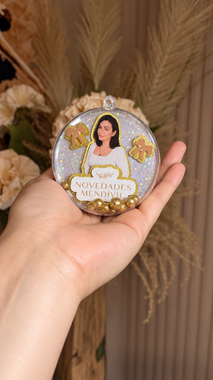 Esfera 3D personalizada con retrato y perlas doradas